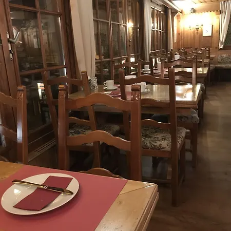 Petit Helvetia Budget 2*