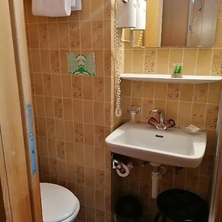 Petit Helvetia Budget